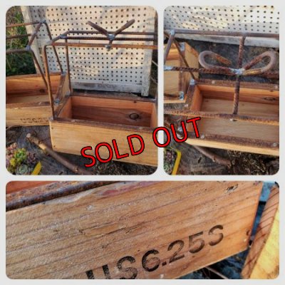 贈物木箱/片面は文字入りで片面は無地です