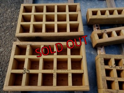 左が4ｃｍ角、右が2.5ｃｍ角です