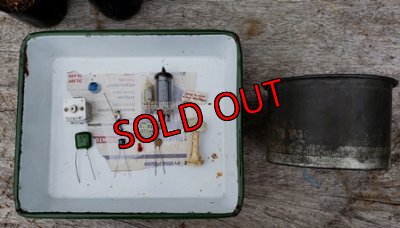 ブリキとホーローの中野パーツがセットの内容です(ホーローのバットは付いていません)