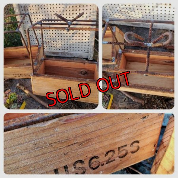 贈物木箱/片面は文字入りで片面は無地です