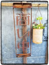 画像: 工場のおじいさんの鉄の図案文字