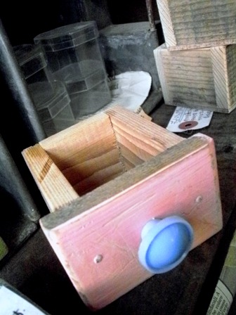 画像: 職人さんが作る古木で作った木箱入荷しました！